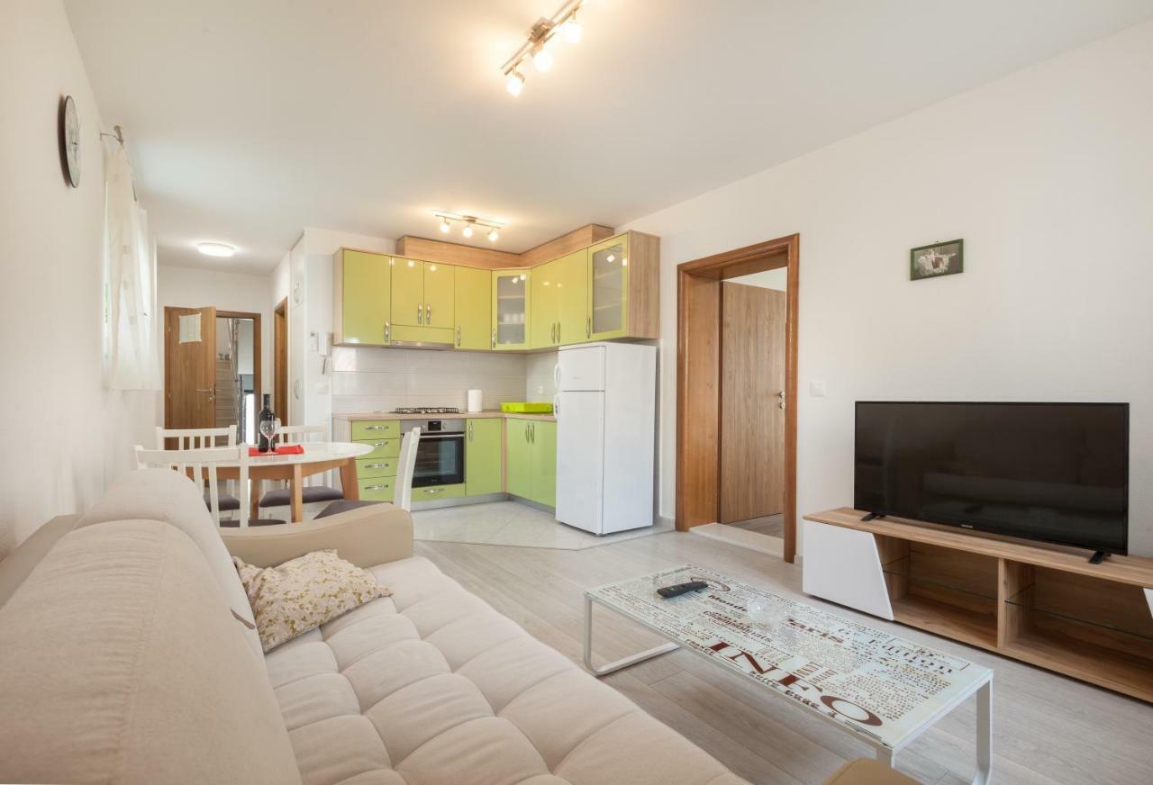 Apartments Turtle Gardens Makarska Ngoại thất bức ảnh