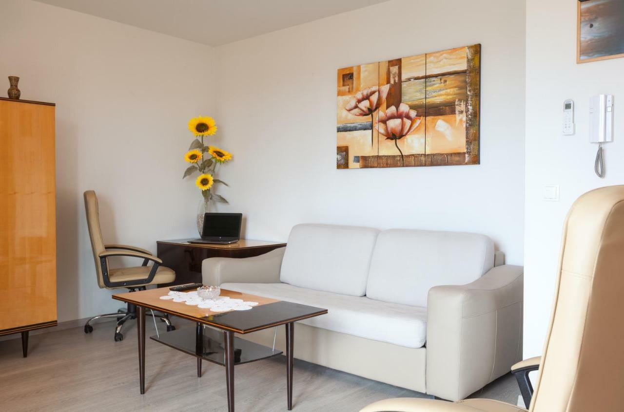 Apartments Turtle Gardens Makarska Ngoại thất bức ảnh