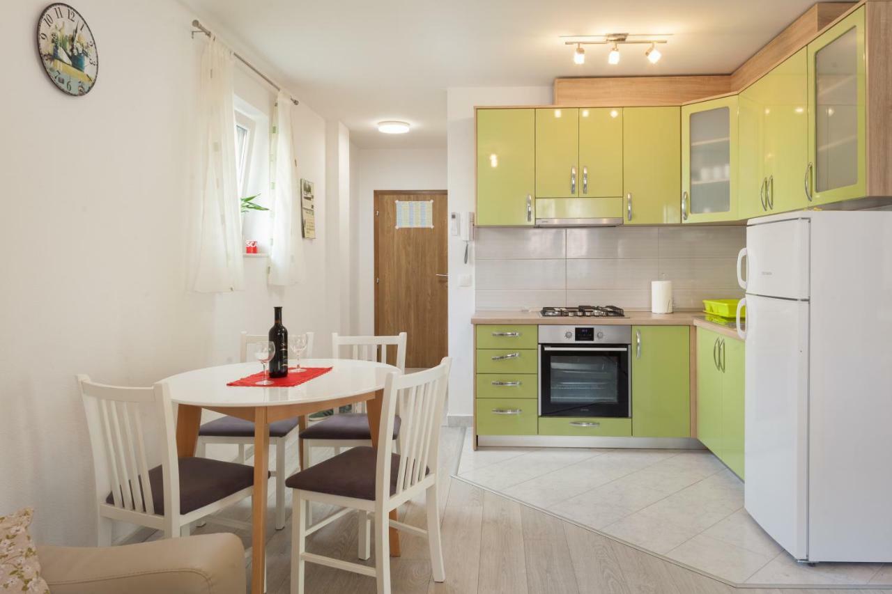 Apartments Turtle Gardens Makarska Ngoại thất bức ảnh