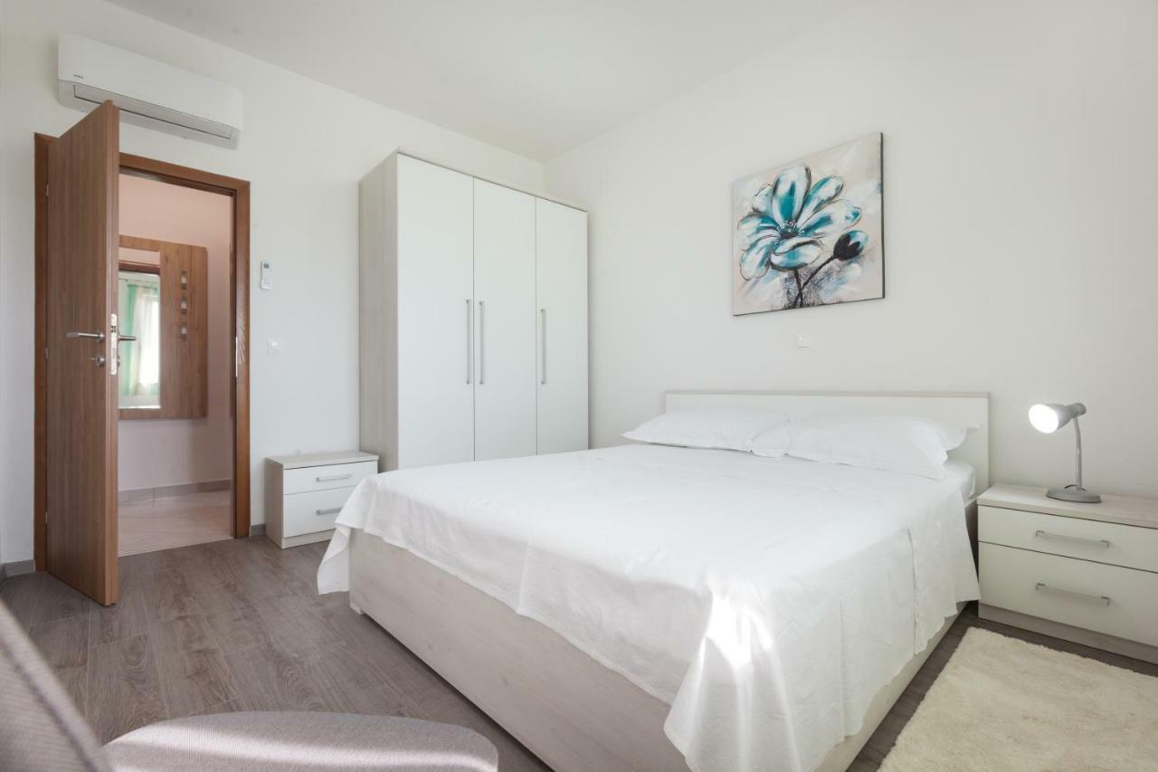 Apartments Turtle Gardens Makarska Ngoại thất bức ảnh