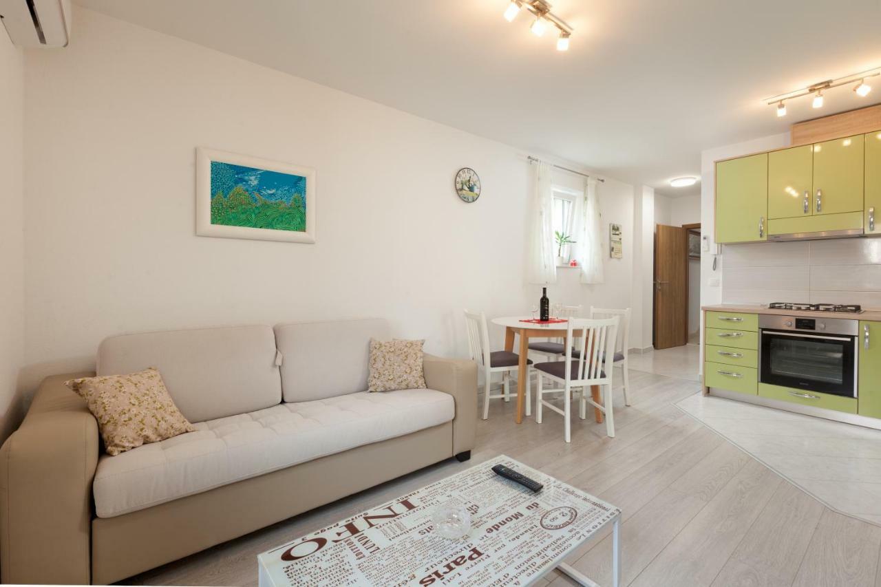 Apartments Turtle Gardens Makarska Ngoại thất bức ảnh