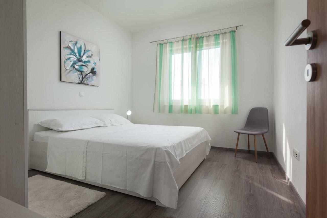 Apartments Turtle Gardens Makarska Ngoại thất bức ảnh